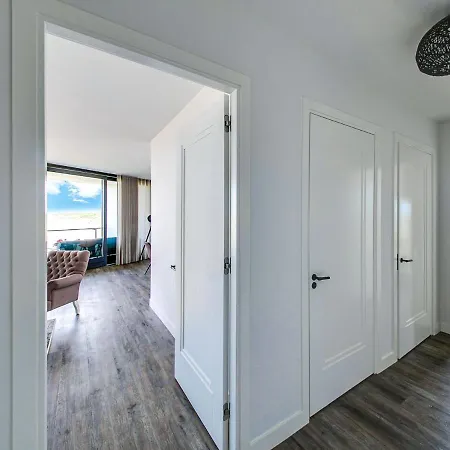 빌라 Modern In Near Seabeach *