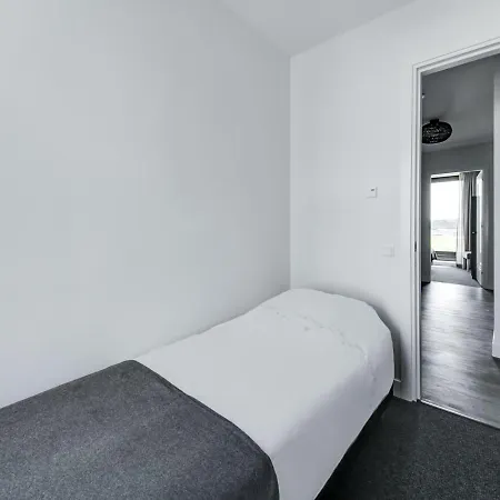 Modern In Near Seabeach