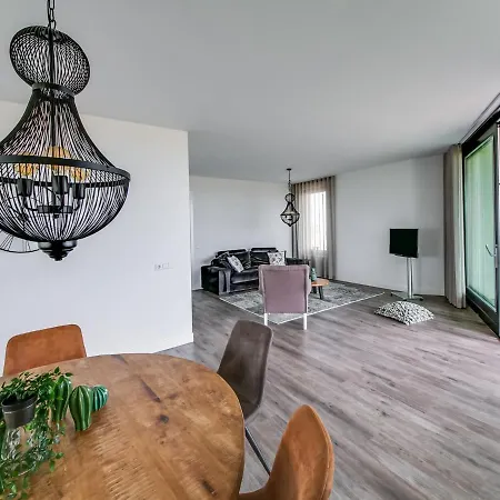 빌라 Modern In Near Seabeach *