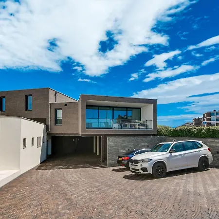 Modern In Near Seabeach *